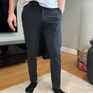 Lululemon Commission Slim-Fit Pant 32" 
Warpstreme